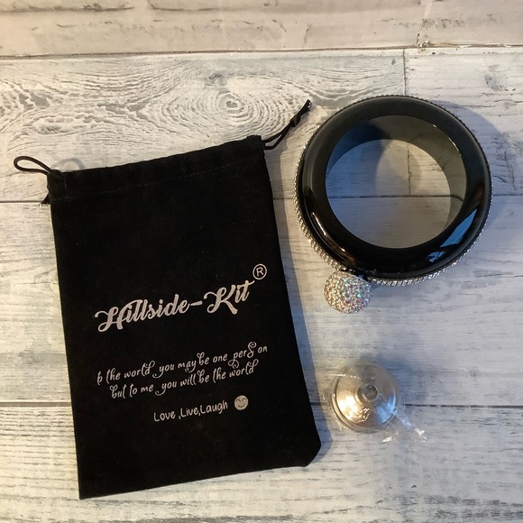 Hillside-Kit Bracelet Bangle Flask With Funnel. - Picture 9 of 9